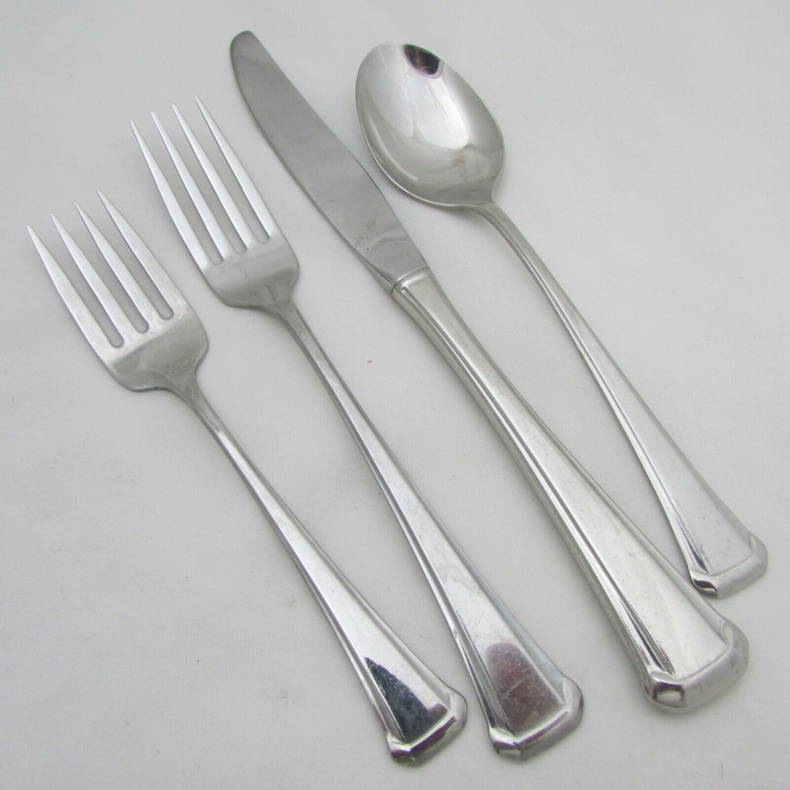 oneida metro cutlery