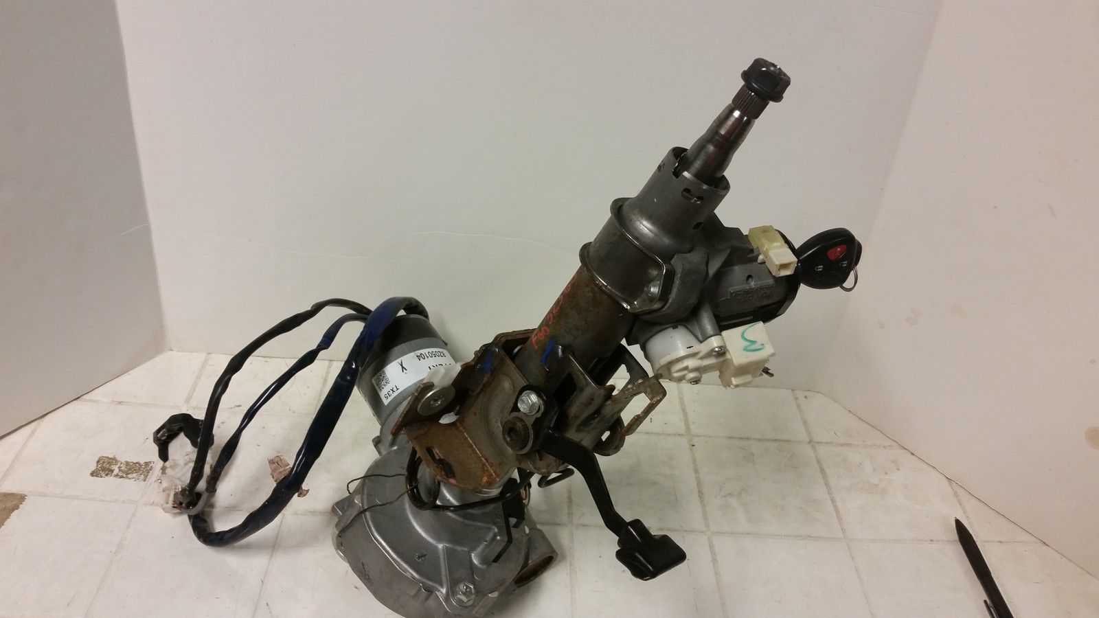 09 10 Pontiac Vibe Bare Steering Column 8096012160 OEM With Key Other