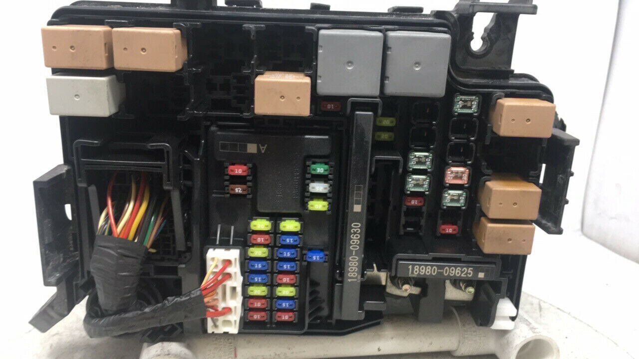 Urgent! Find Your 2017 Hyundai Elantra Limited (2.0L) Fuse Box Now! - uwafhys