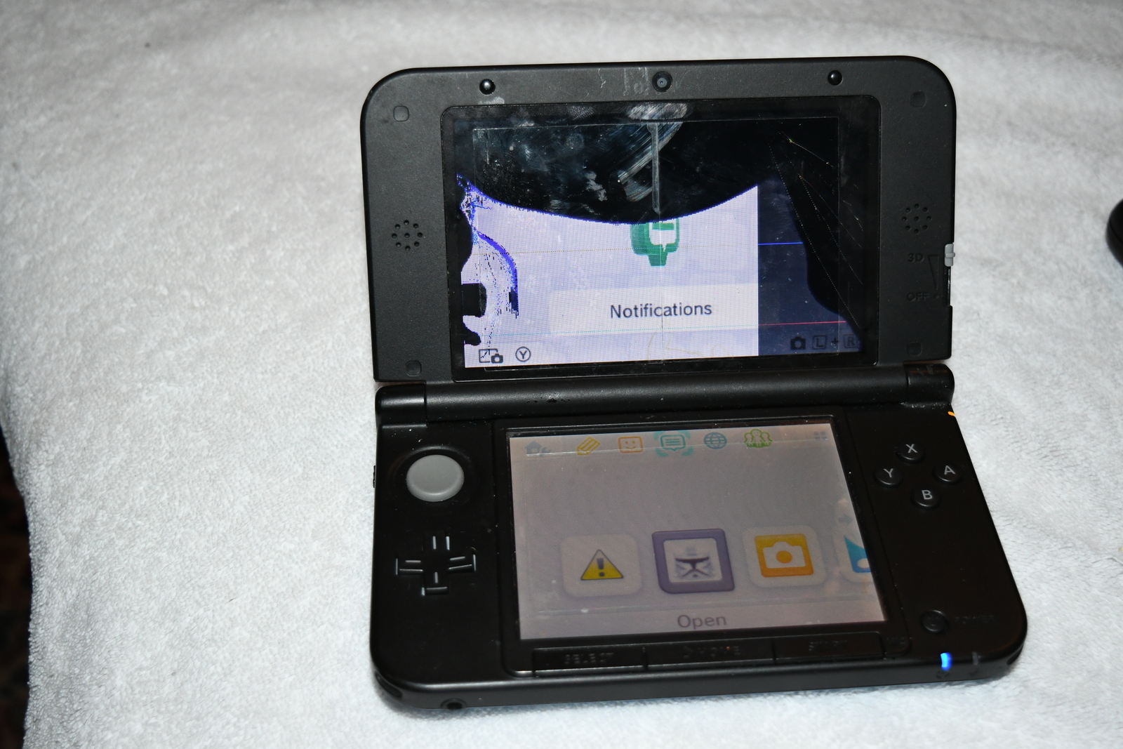 Nintendo 3DS XL Handheld Console Blue/Black W Broken Screen For Repair 1E Video Game Consoles