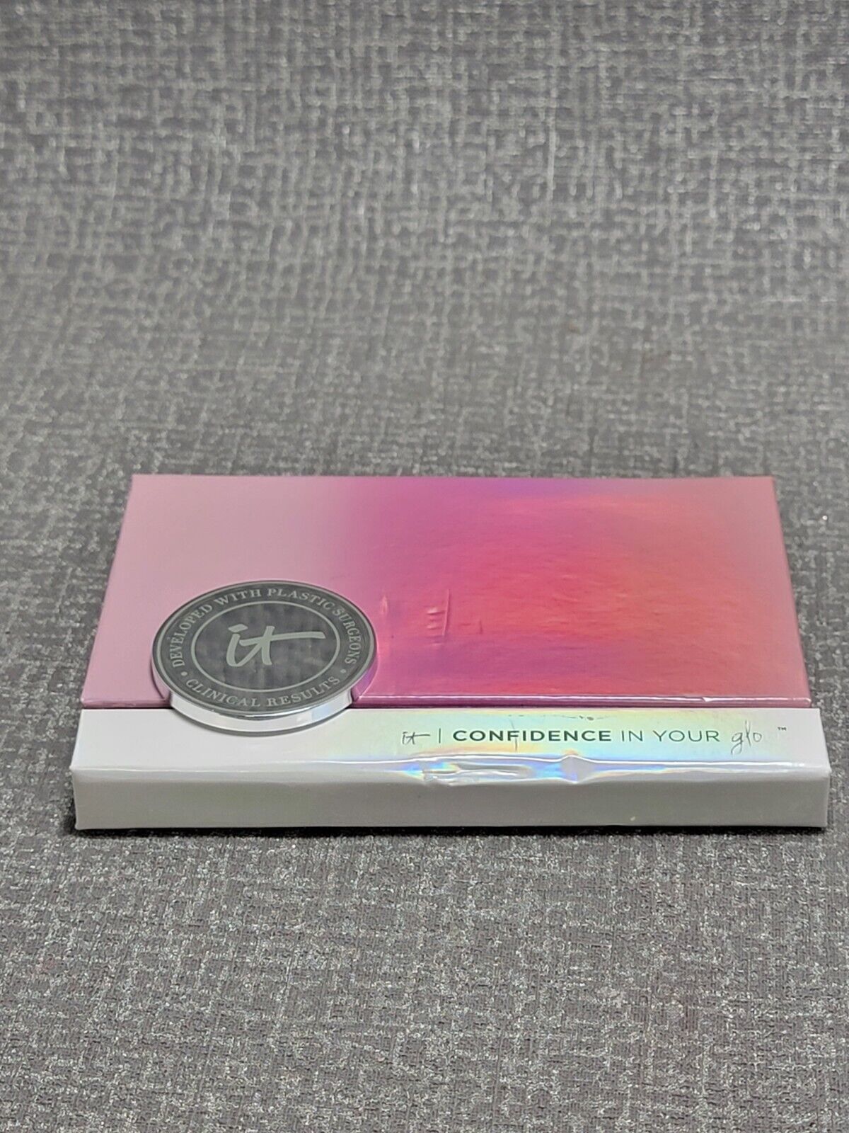 It Cosmetics Confidence In Your Glow Blushing Bronzer Instant Natural Glow NIB - $86.11