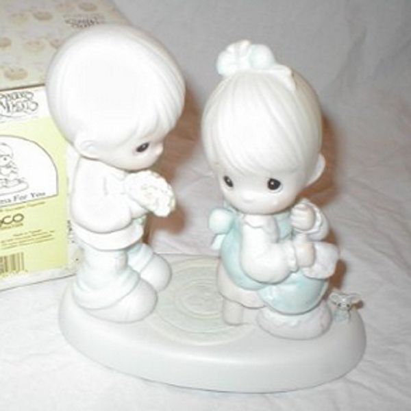 Precious Moments Figurine ~ My Love Blooms for You #521728
