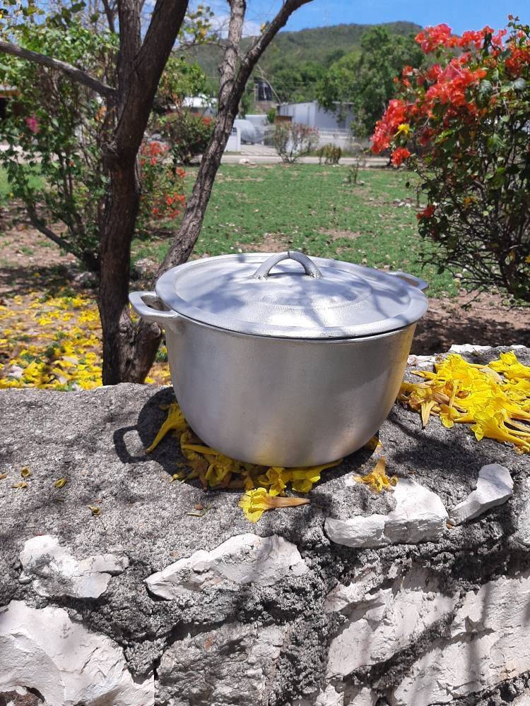 Jamaican Dutch Pot. 100 made in Jamaica with Cast Aluminium Other