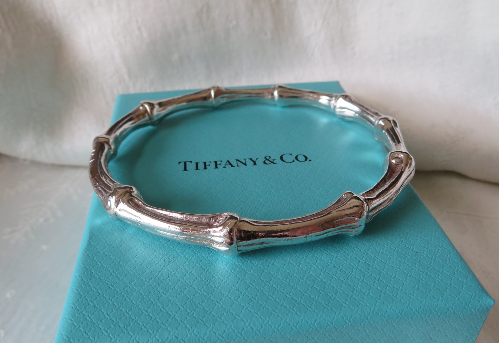 Tiffany & Co. 1996 Sterling Silver Oval Bamboo Bangle Bracelet Medium B & P