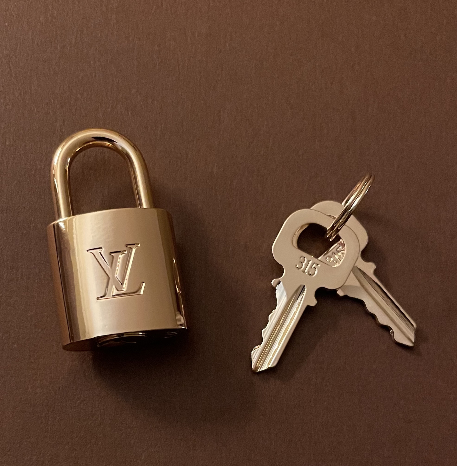 New Louis Vuitton Gold Lock & 2 Keys