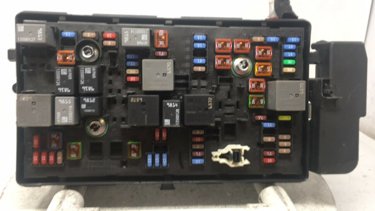 20182019 Cadillac Xts Fusebox Fuse Box Relay Module 13255300 24960 Switches / Controls