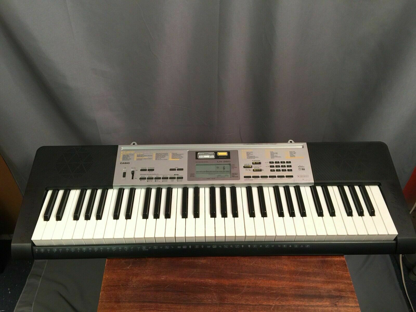 Casio Electric Keyboard Key Lighting System Model LK260 Sound Sampling