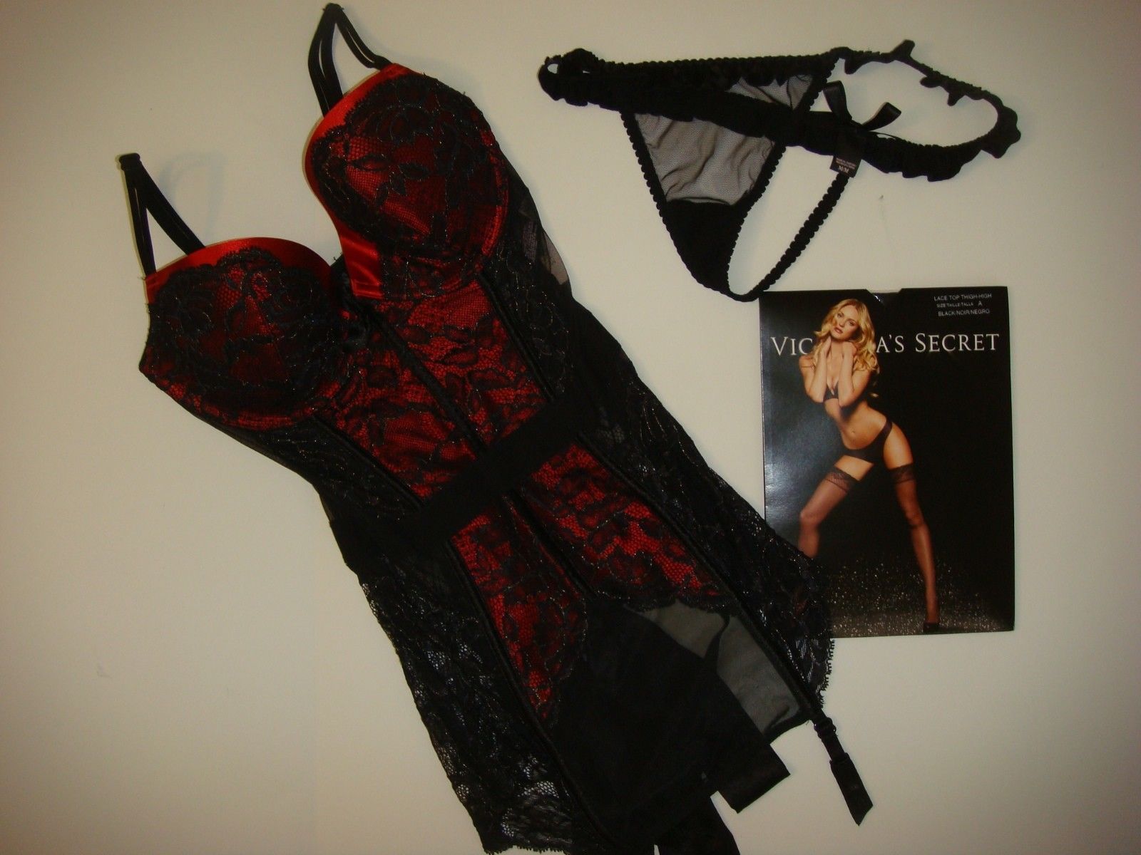 WOMEN/'S SEDUCTION VICTORIA/'S SECRET BUSTIER//CORSET GARTERS BRIDAL CHRYSTALS 34C