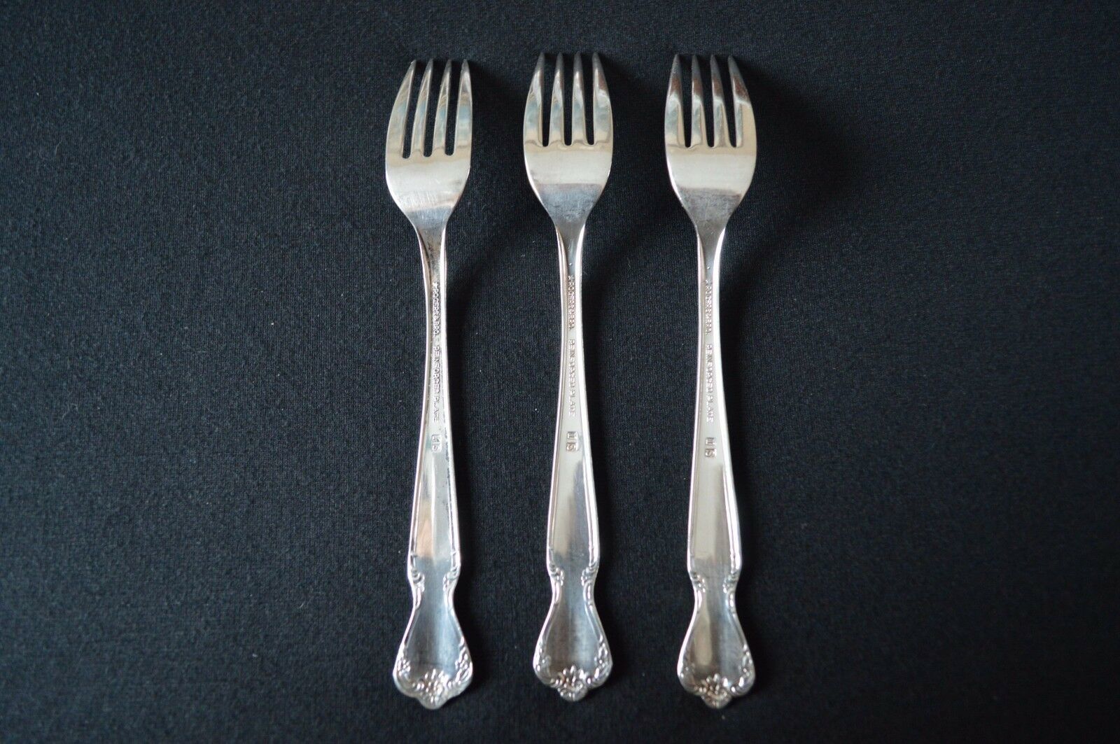 Two Wm A Rogers 1958 Chalice aka Harmony or Jasmine silverplate Dinner Knives