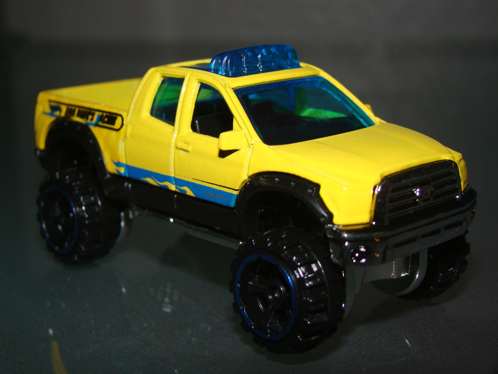 Hot wheels toyota tundra