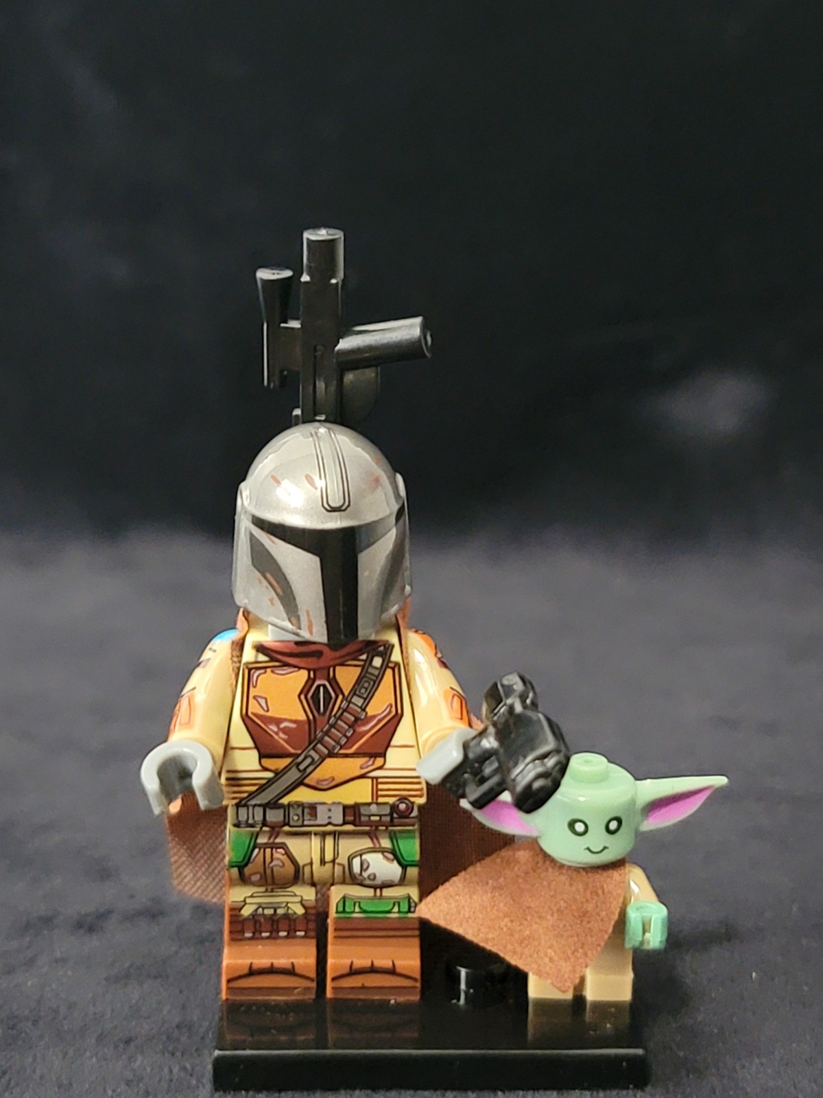 Star Wars - Mandalorian With Grogu Baby Yoda Figures - MiniFigure Set