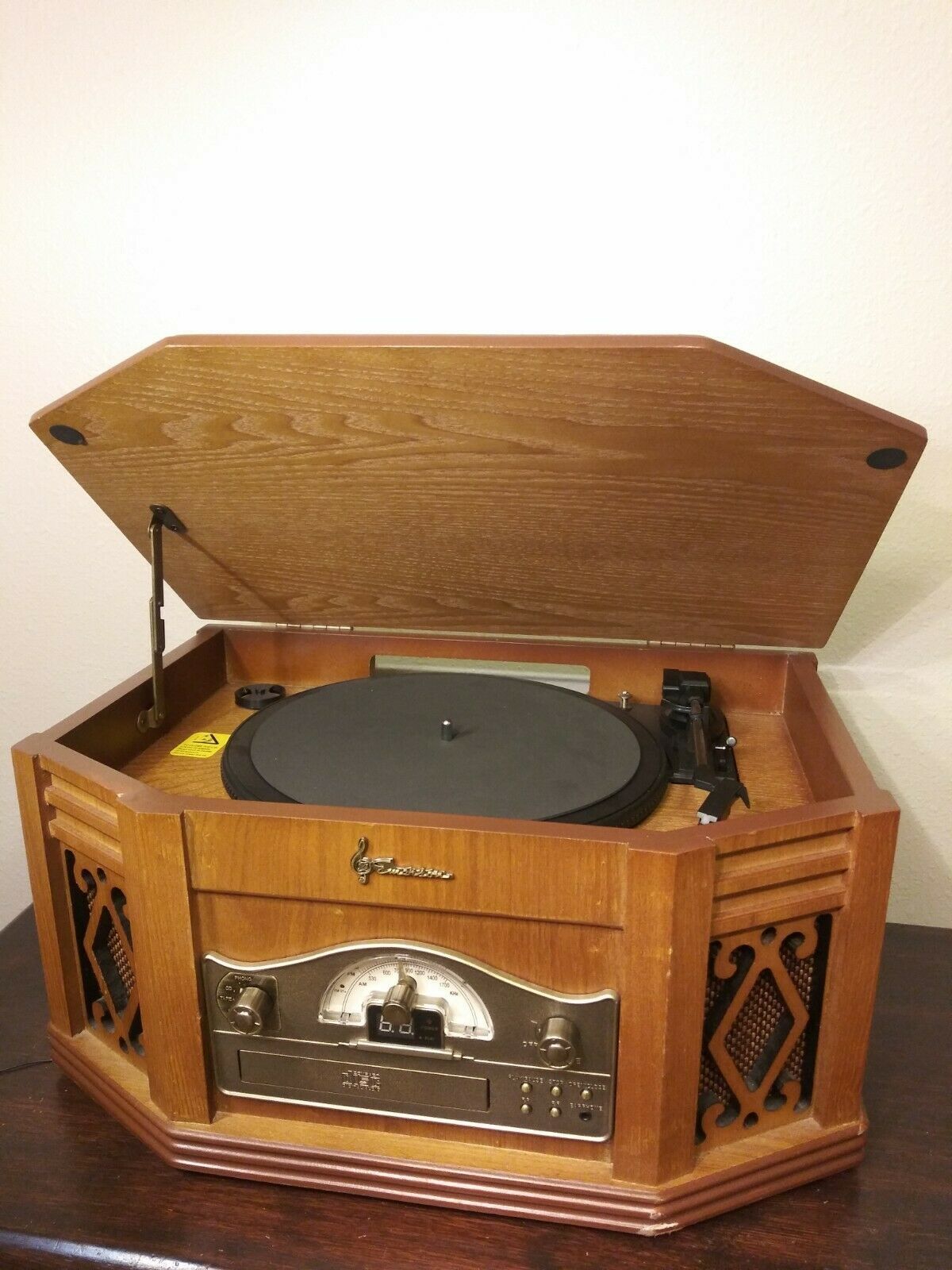 (Vintage) Emerson Home Stereo w/record player,cd,cassette,vinyl,etc