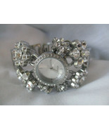 Guess Beautiful Silver Toned Bracelet Wristwatch with Flower Accent - £62.16 GBP