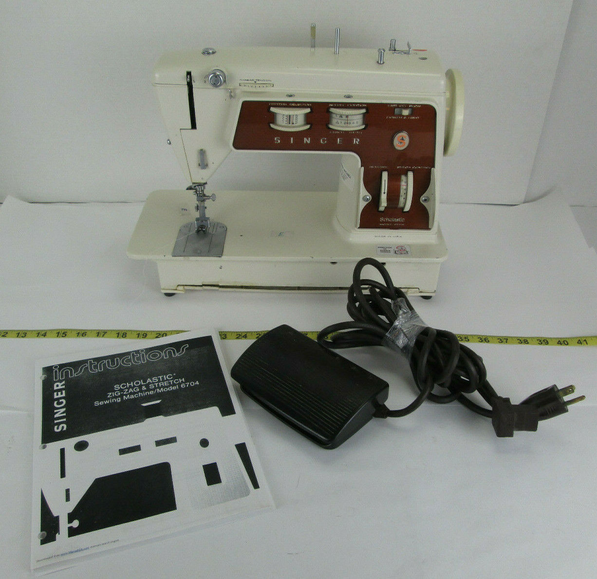Vintage Singer Scholastic ZigZag & Stretch Sewing Machine Model 6704