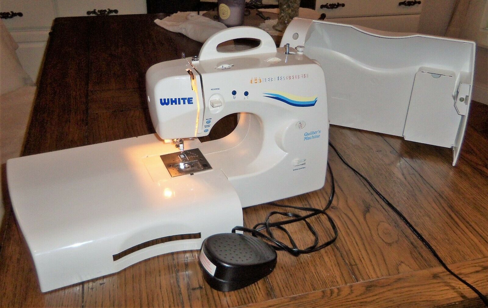 White Portable Quilter's Machine 1740 Sewing Machine with Pedal & Case