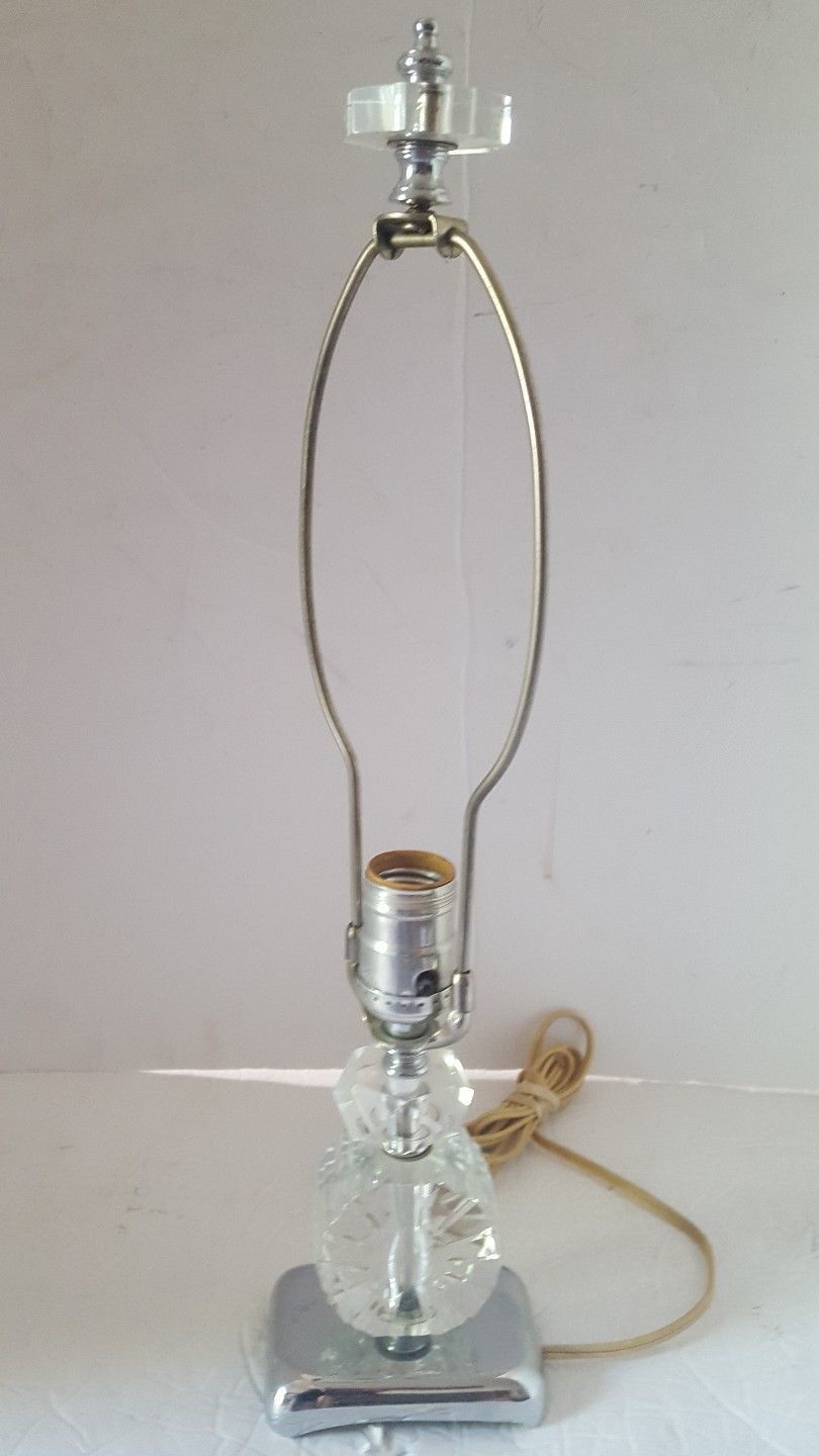 Mid Century Modern Cut Glass & Chrome Table Lamp With Matching Finial