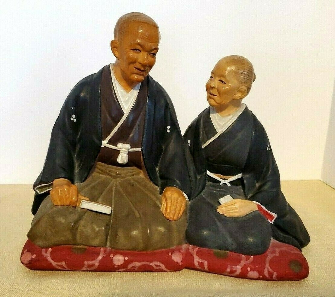 Vintage Japanese Hakata Urasaki Dolls Couple Holding Hands on Mat 1950