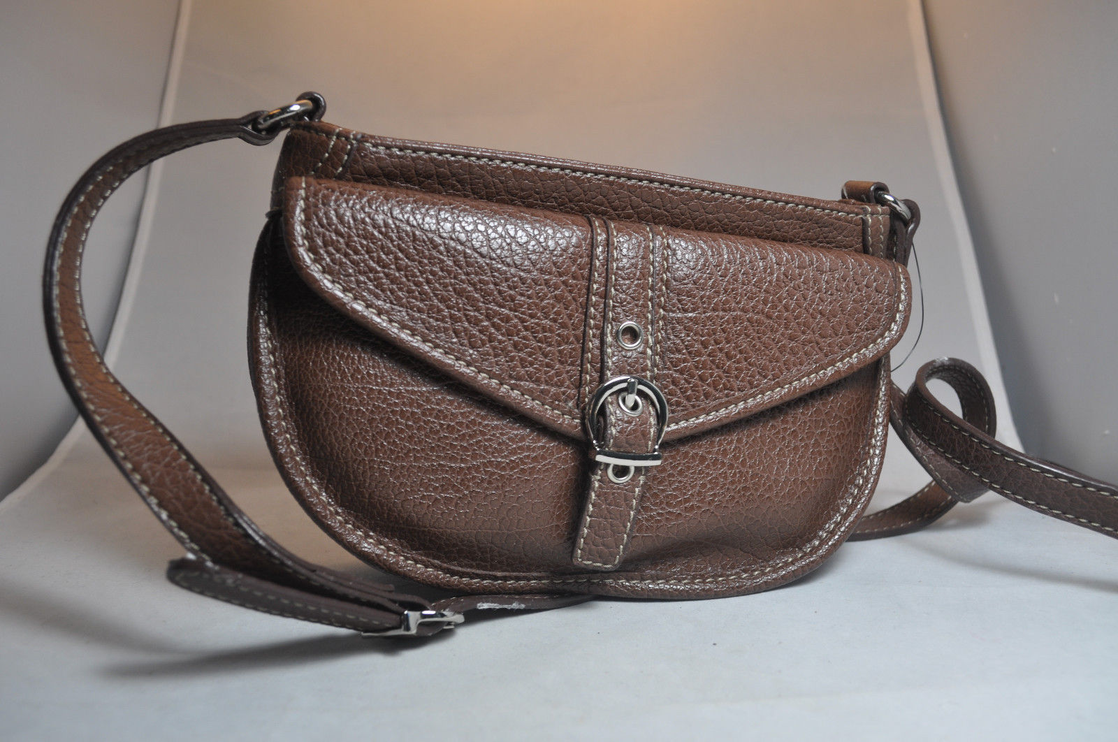 nine west saddle bag