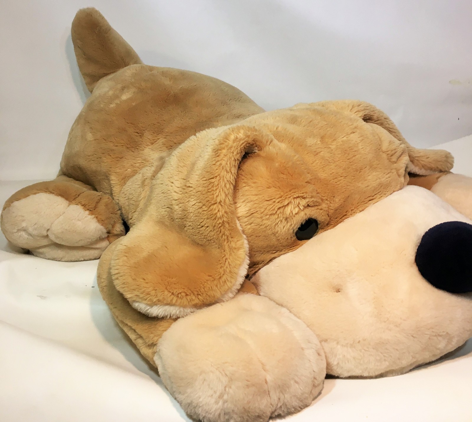 fao schwarz stuffed animal dog