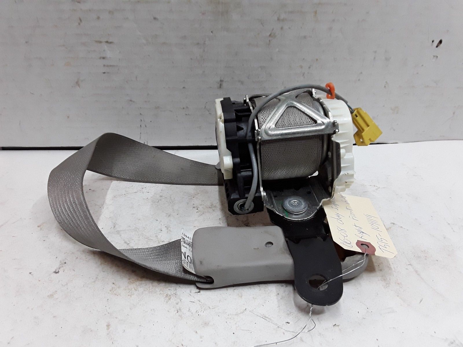 06 07 08 Chevrolet Impala right passenger side gray seat belt retractor