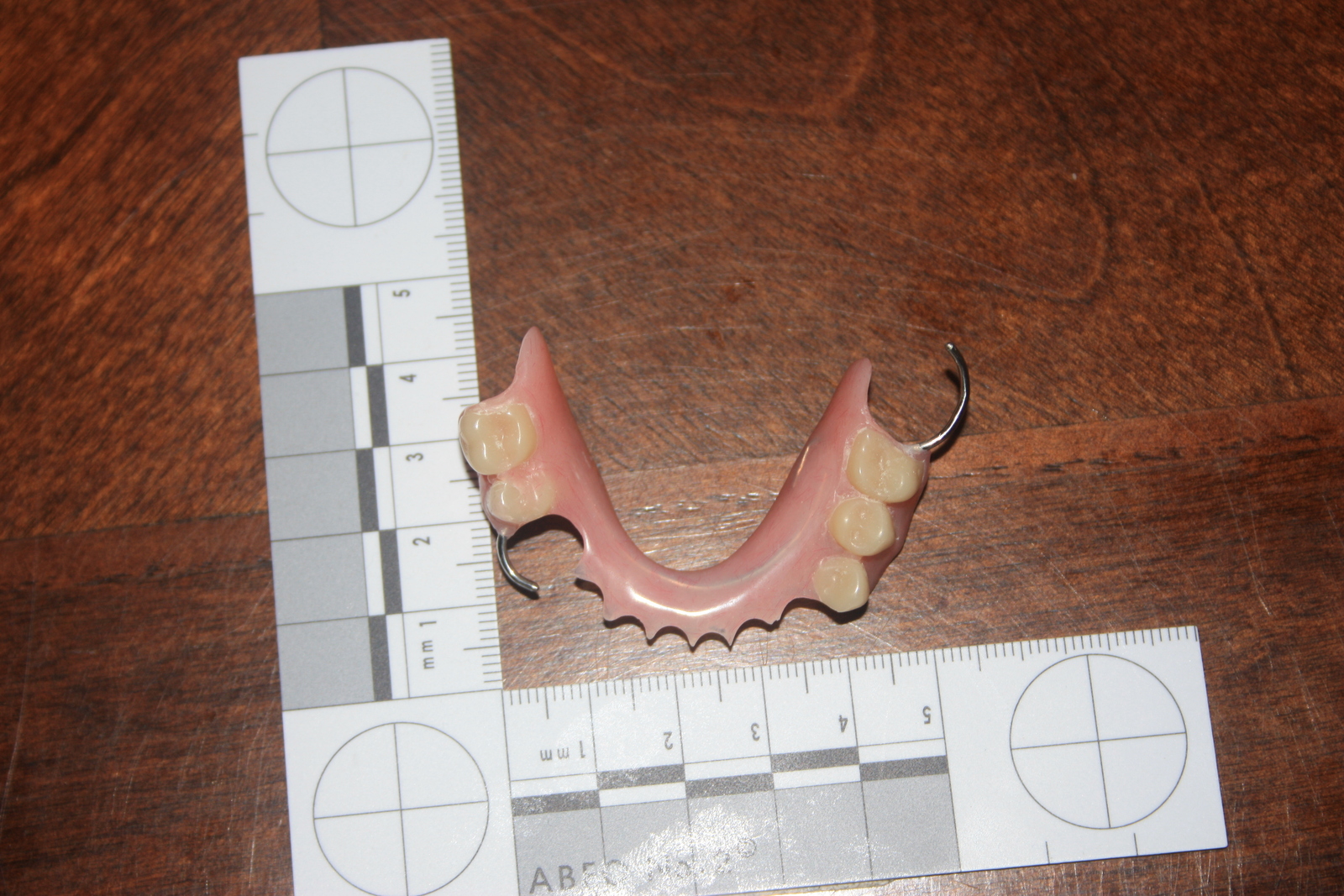 REAL FALSE TEETH ACRYLIC PARTIAL LOWER WITH WROUGHT WIRE CLASPS M U7