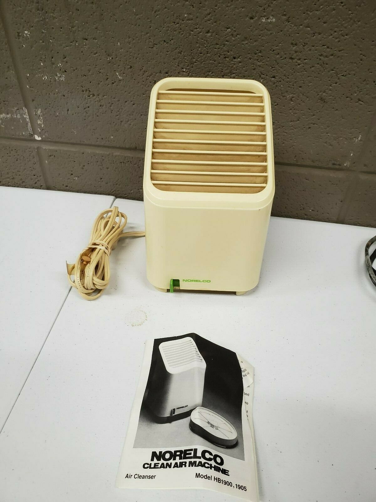 Vintage Norelco HB1900 Air Filter Clean Air Machine (e22) Air