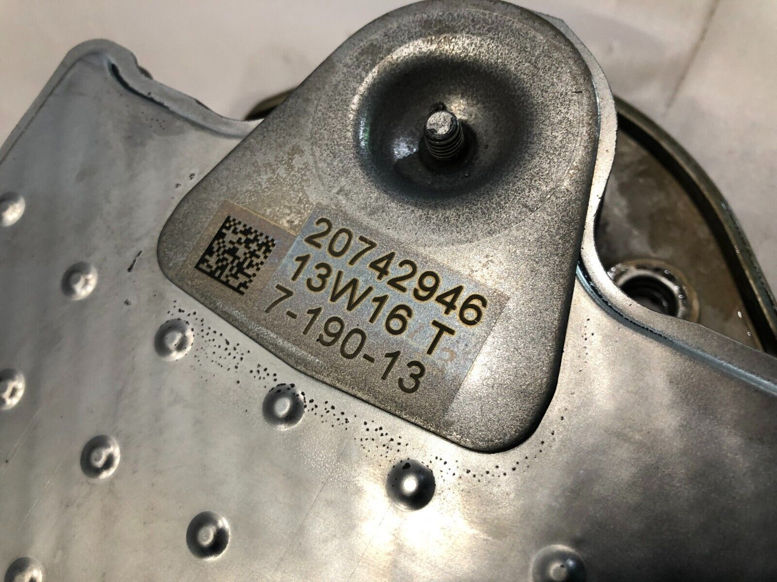 Volvo D13 engines and Mack MP8 Diesel Engine Oil cooler 20742946 OEM Engine Cooling Components