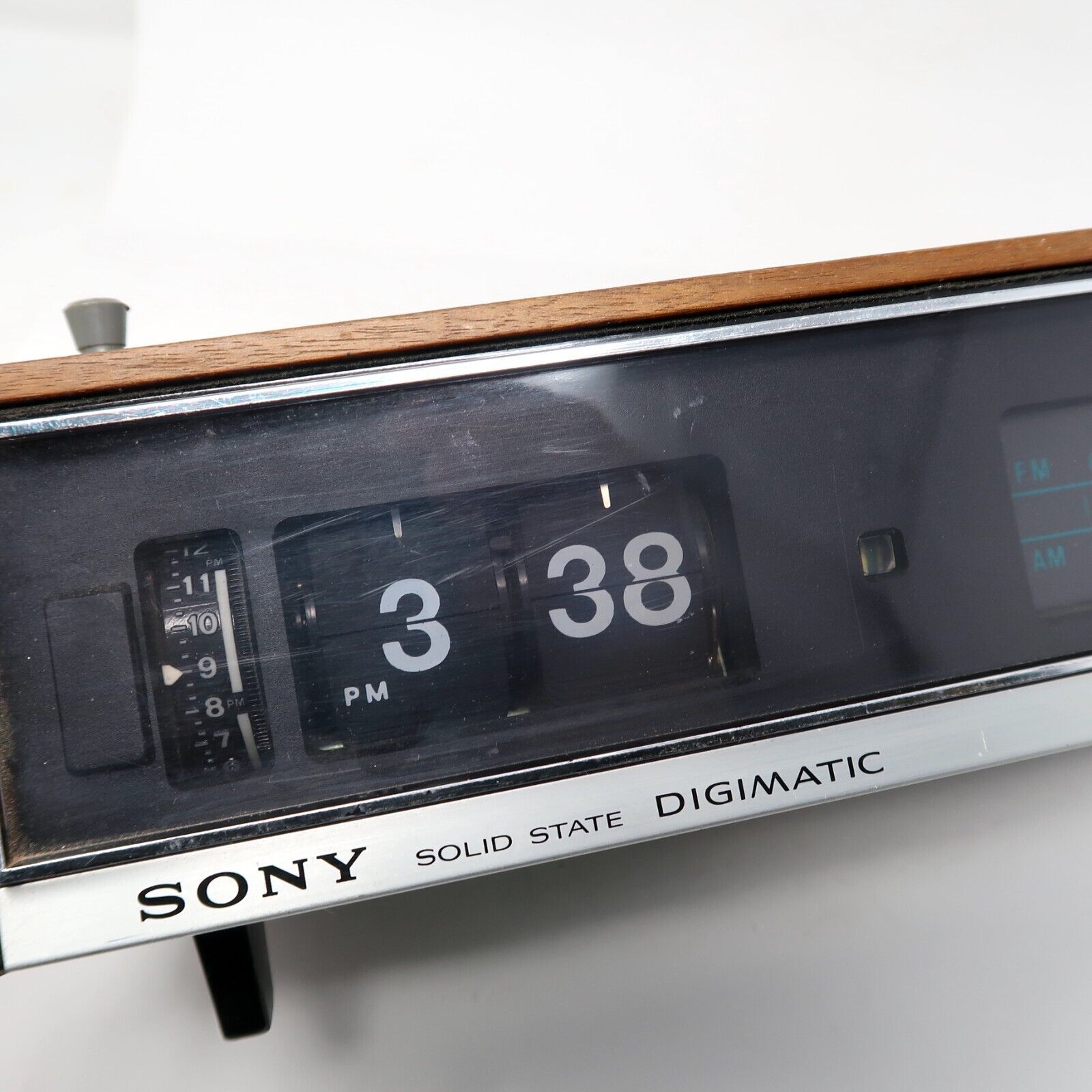 AS IS SONY Digimatic TFMC690W Digital Flip Clock Radio For Parts or