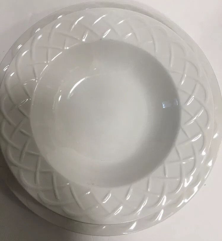 Oneida Picnic Pattern Set of 4 Rim Soup Bowls Dinnerware Bowls