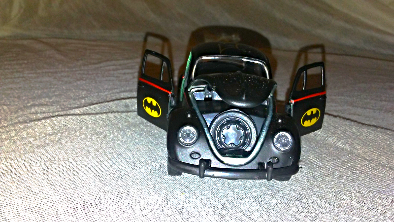 1//32 Scale Batman Diecast Car Model Black Beetle Classic Vehicles Car Model Toy
