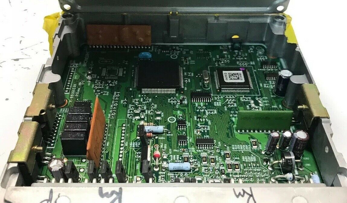 1999 Nissan Frontier 2.4 ECM ECU Engine Computer Module MEC04010