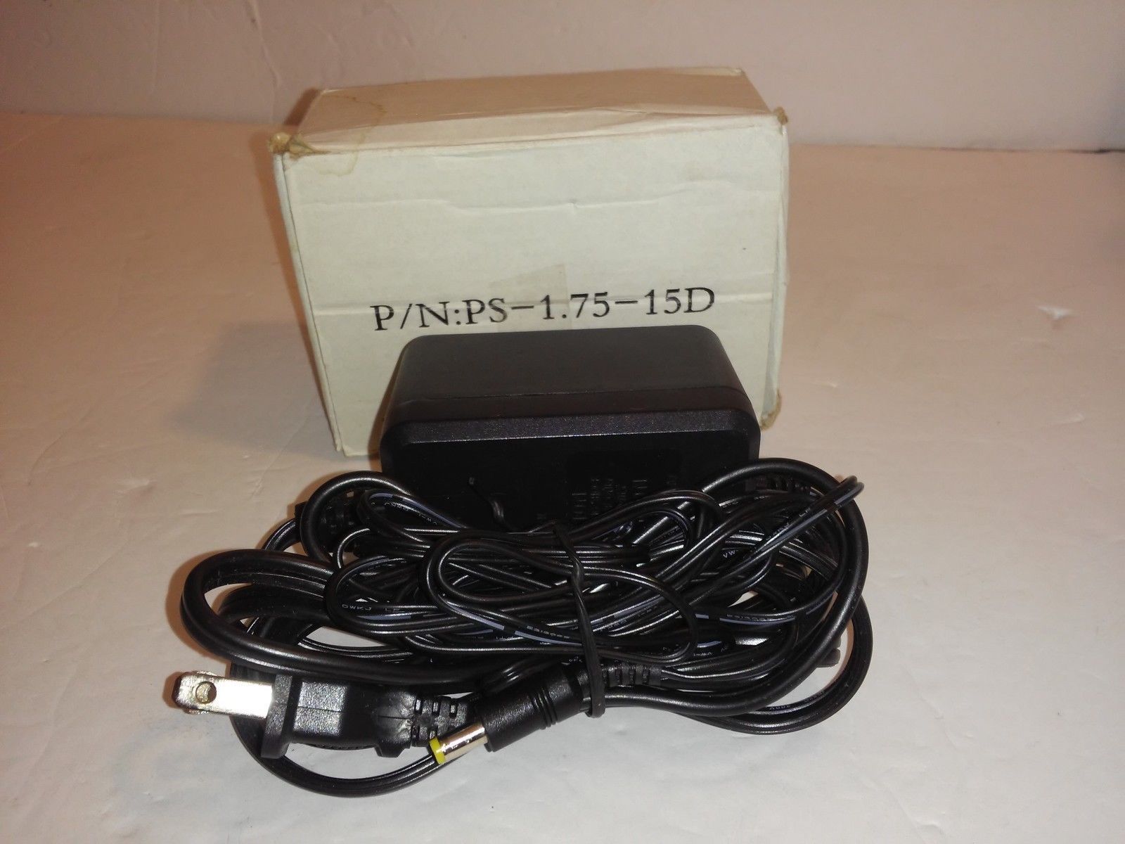 15V DC 1A Power Adapter Supply 120V 60Hz 25W P//n PS-1.75-15D
