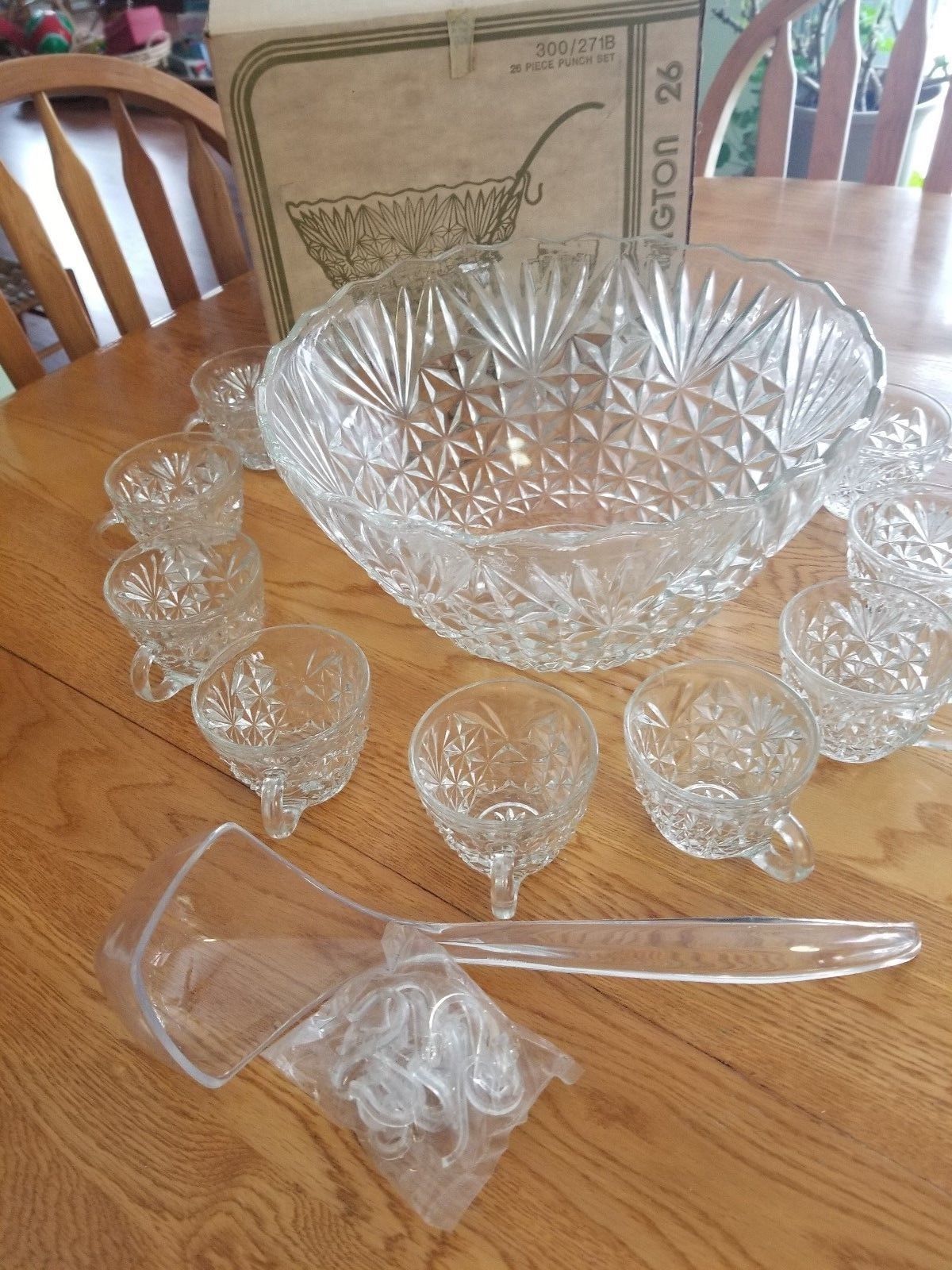 Vintage Anchor Hocking 26 Piece Arlington And 50 Similar Items S L1600 Vintage Anchor Hocking 26 Piece Arlington Punch Bowl Set 300 271 With Box