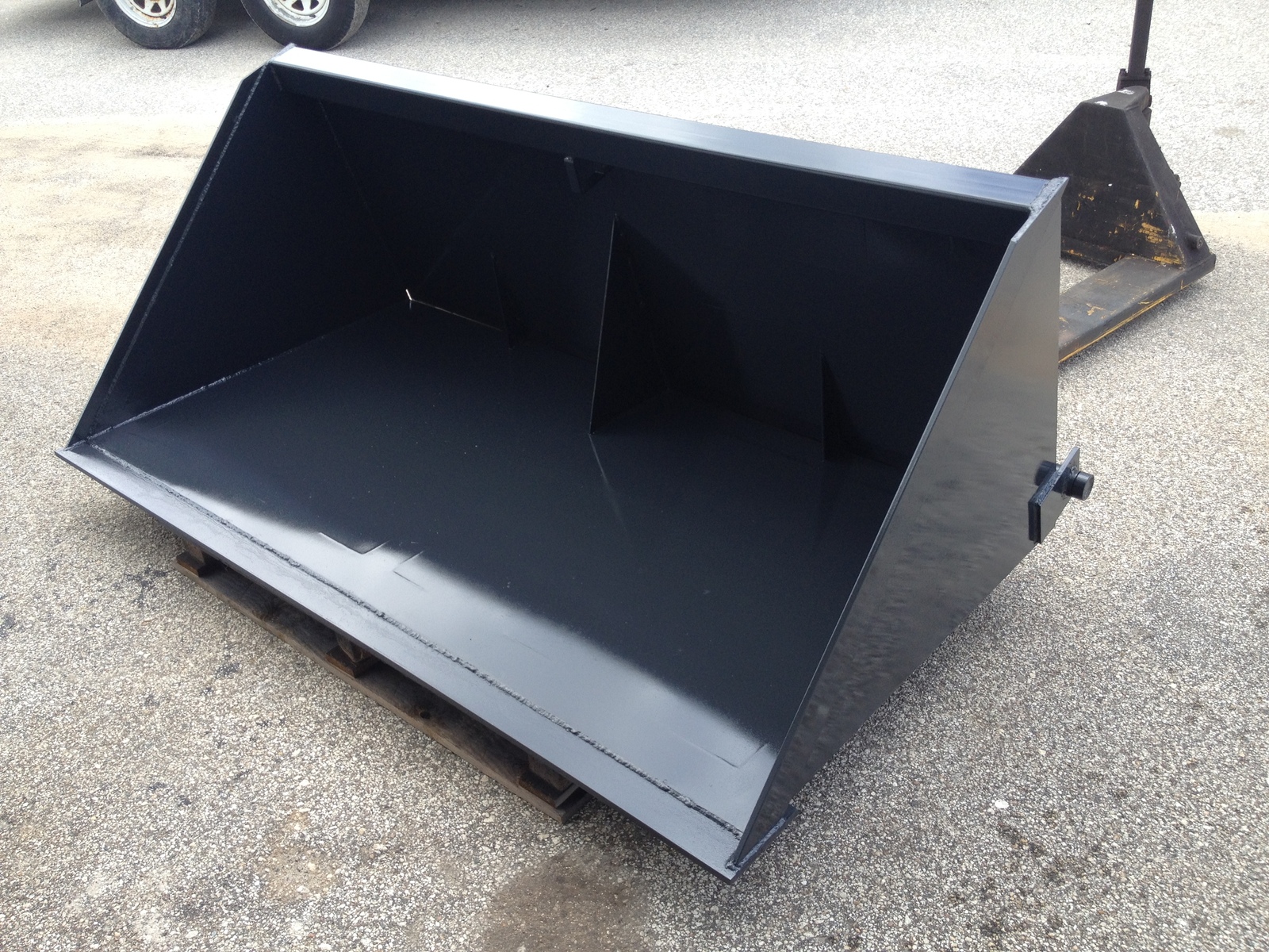 72" SKID STEER CHIP BUCKET / CHIPPER / CHIPSEAL TAR CHIP SPREADER