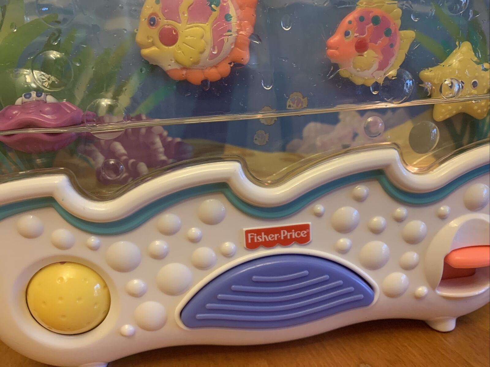 FisherPrice Ocean Wonders Aquarium Baby Crib Soother 73545 Mattel 2002