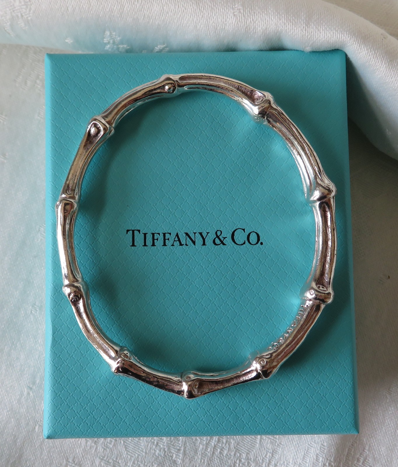 Tiffany & Co. 1996 Sterling Silver Oval Bamboo Bangle Bracelet Medium B & P