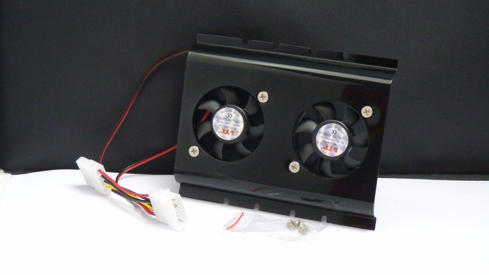 Black 3.5 SATA IDE Hard Disk Drive HDD 2 Fan Cooler for PC *UK Stock