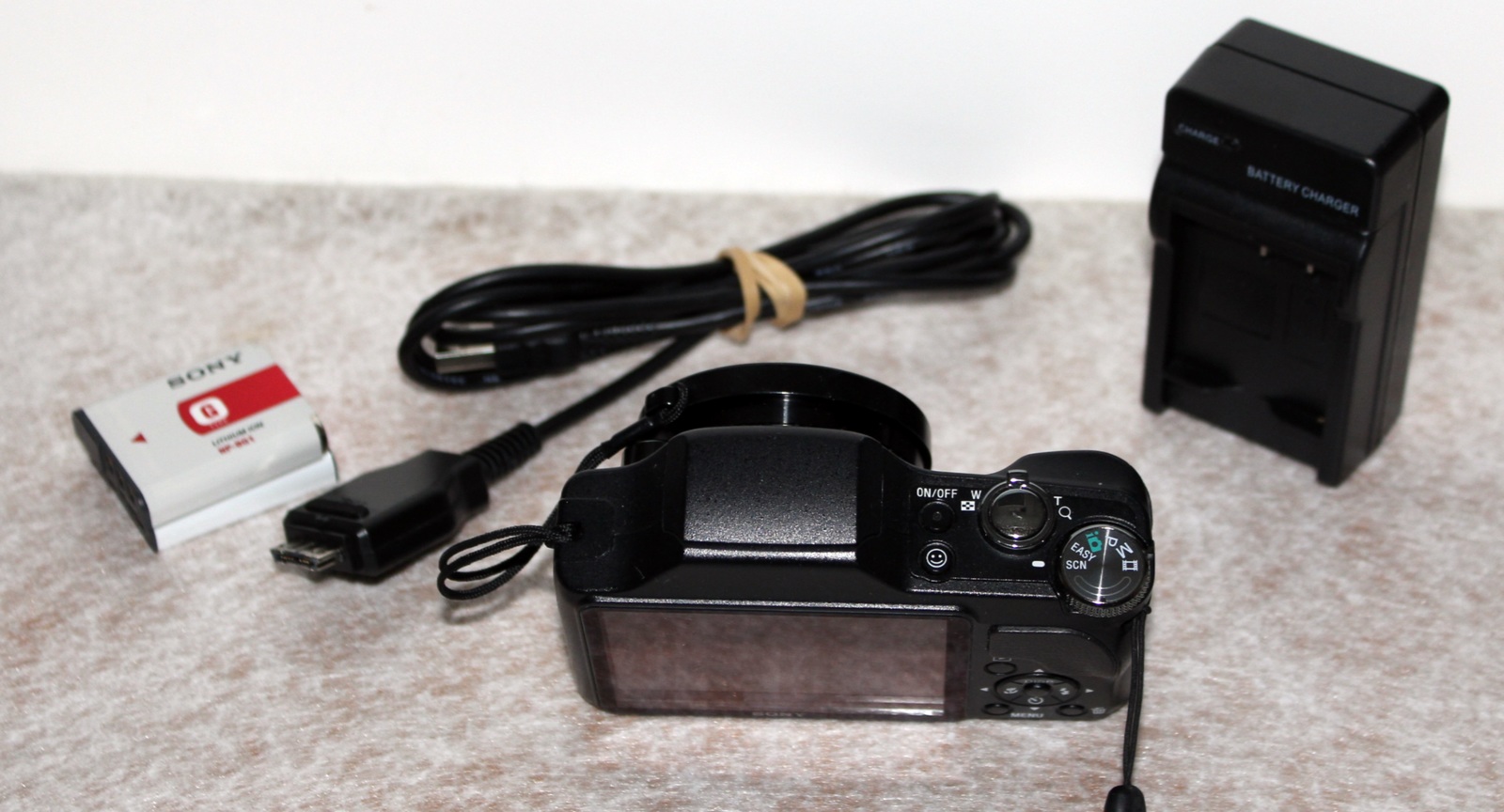 SONY CYBERSHOT 10.1 MEGAPIXEL CAMERA with CARL ZEISS LENS - Digital Cameras