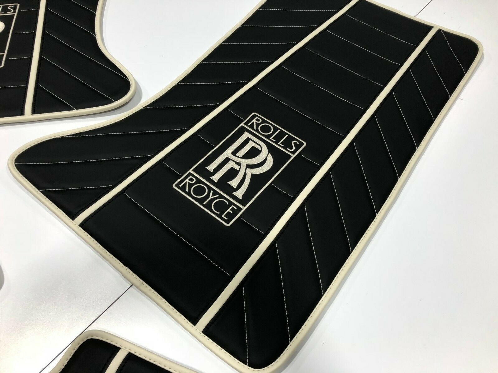 RHD Rolls Royce Wraith Leather Floor Mats - Floor Mats & Carpets