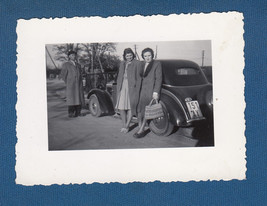 Original Vintage Photograph, Women Car 1930s - smile photos ! - $14.99