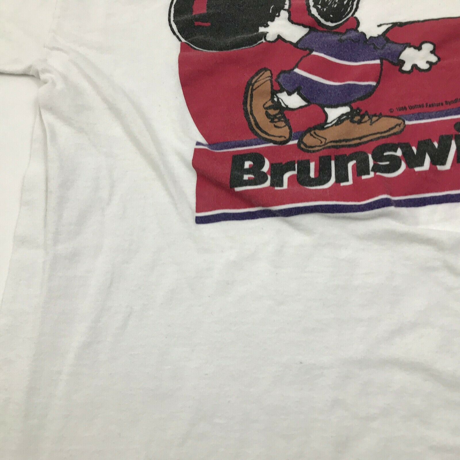 VINTAGE Snoopy Shirt Mens Size Large White Tee Brunswick Bowling Shultz