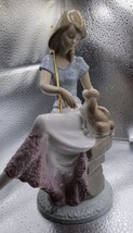Lladro 1990 Collector’s Society “Picture Perfect” #7612 Girl with Dog - $93.49