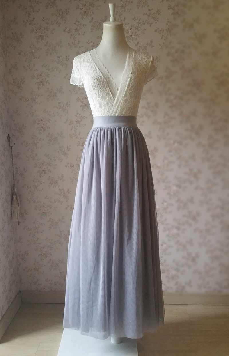 Light gray tulle skirt 1