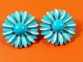 Vtg Blue Enamel On Metal Flower Clip On Earrings - $17.82