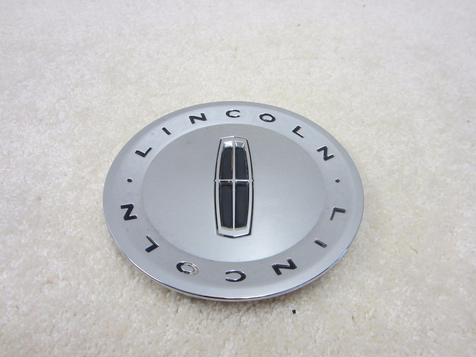2003 2004 LINCOLN TOWN CAR 17" CHROME WHEEL CENTER CAP 5W131A096AB
