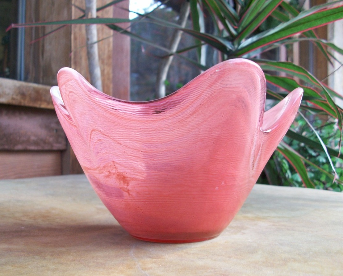 Recycled Glass Scallop Bowl, Salmon color, Hand Crafted, Small, New Decorative Plates & Bowls