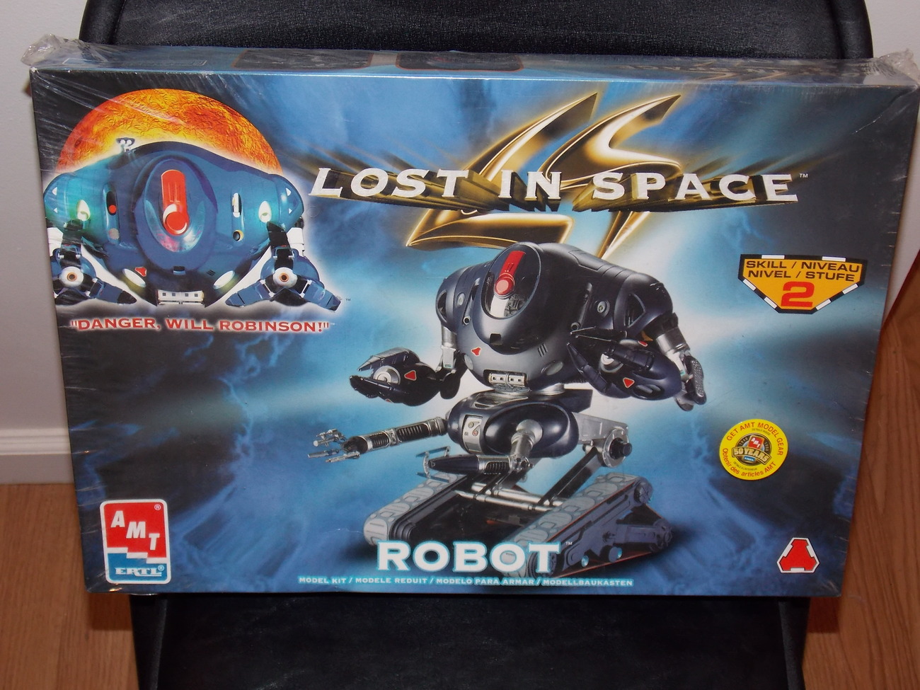 1998 Lost In Space Robot Ertl Model Kit New And 40 Similar Items