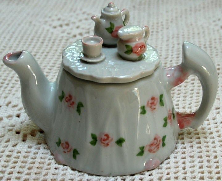 Individual Teapot and Cup Andrea by Sadek Japan Vintage Teapot and Tea Cup
