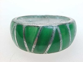 STERLING Vintage RING with GREEN ENAMELING - Size 7 1/4 - £37.54 GBP