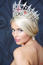 Primary image for 15X TRUE BEAUTY QUEEN SPELL ~ HAVE THE LOOKS OF A FASHION MODEL ~ MAGICK CASTING